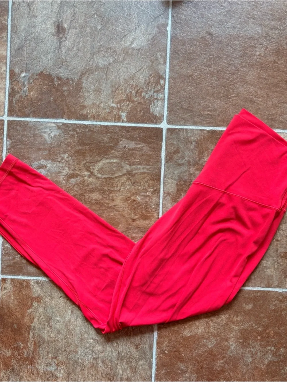 aerie Offline High-Rise 7/8 Leggings in Vibrant Red - NWOT - Picture 4 of 6